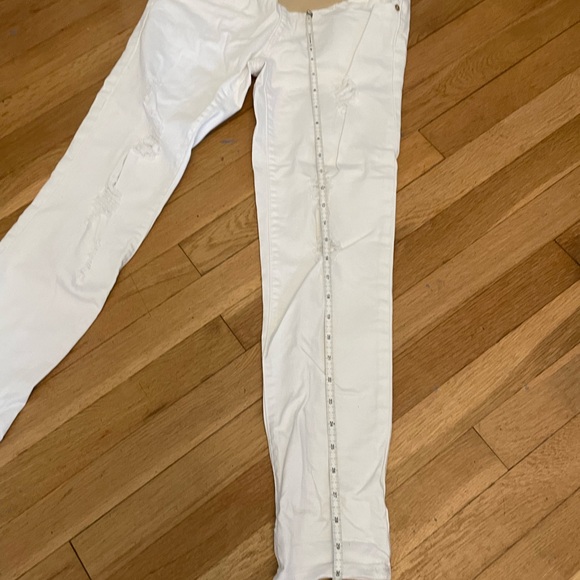 White distressed maternity jeans - Picture 3 of 7